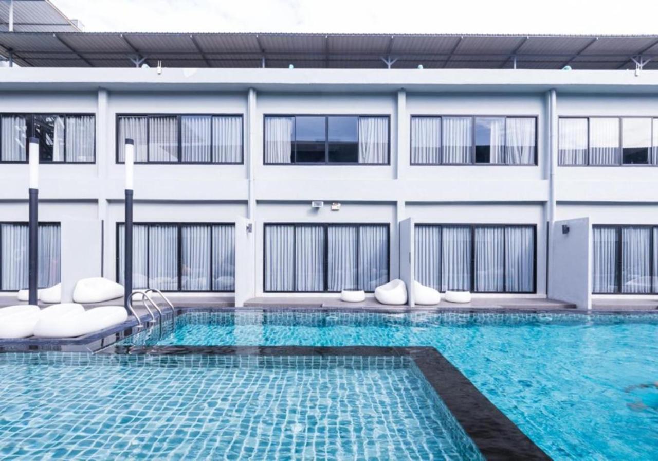 S Ratchada Leisure Hotel - Sha Plus 曼谷 外观 照片 The swimming pool at the hotel