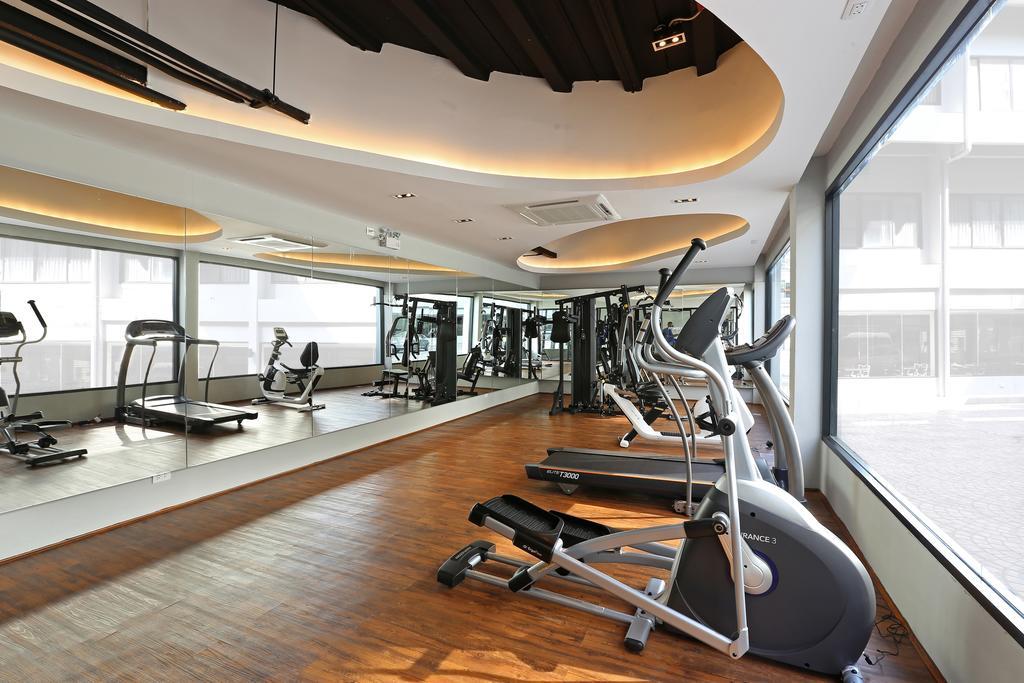 S Ratchada Leisure Hotel - Sha Plus 曼谷 外观 照片 A gym in a hotel