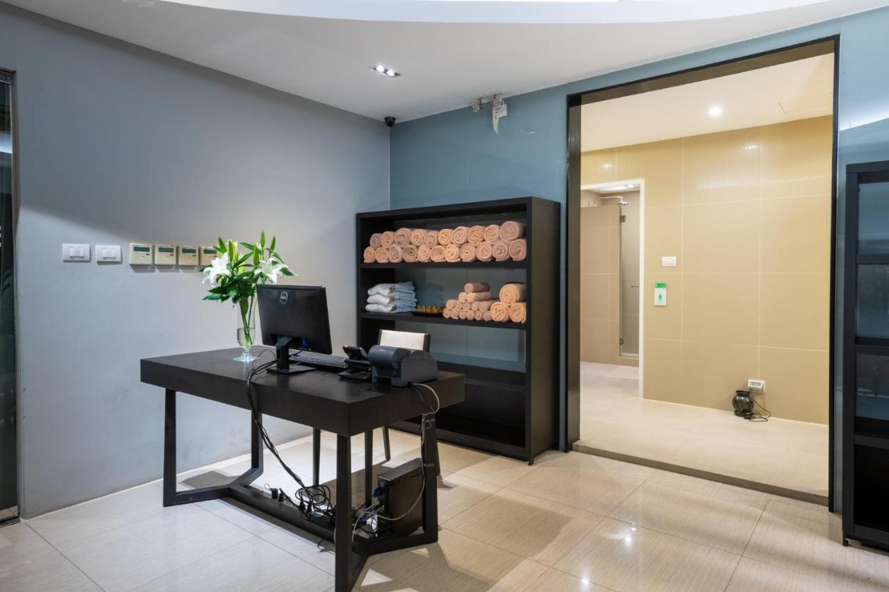 S Ratchada Leisure Hotel - Sha Plus 曼谷 外观 照片 Reception area