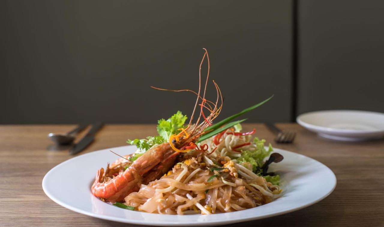 S Ratchada Leisure Hotel - Sha Plus 曼谷 外观 照片 Pad Thai
